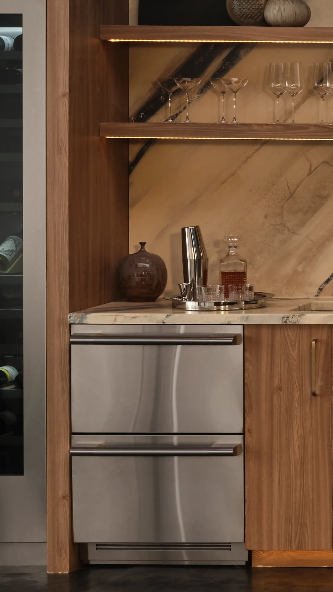 キャビネット 24-inch Undercounter Convertible Refrigerator, Panel-Ready | SKS